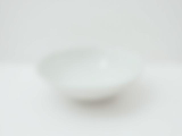 Moderne dekorative Keramikschale in Hellgrau